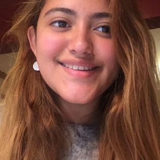 I am Rachelle and I am 15 years old. I offer babysitting and pet sitting.